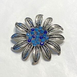 Vintage silvertone pewter finish flower brooch variety blue tones rhinestone pin